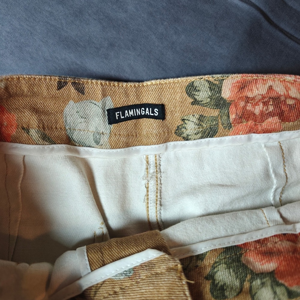 Flamingals Khaki Floral Rose Print High Rise Straight Leg Cropped Pants Small - Picture 4 of 10